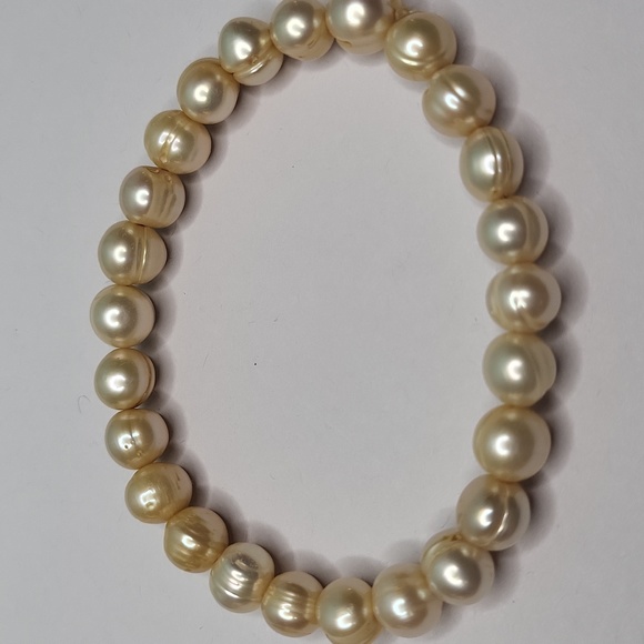Pearl Bracelets - Picture 5 of 6